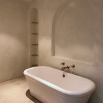 Murs en Béron Ciré dans une salle de bains de luxe