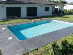 Margelle de piscine en Béton Ciré