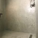 Douche à l'italienne en Béton Ciré en remplacement d'une baignoire