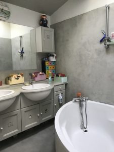 Salle de bains murs, sol, plan de travail en Béton Ciré