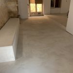 Sol de commerce en Béton Ciré gris clair