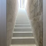 Escalier extérieur blanc en Béton Ciré