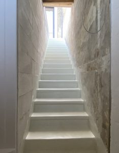 Escalier extérieur blanc en Béton Ciré