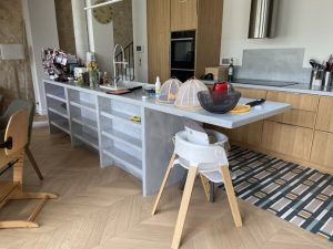 Fabrication d'un meuble recouvert de Béton Ciré