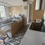 Plans de travail de cuisine moderne recouvert de Béton Ciré