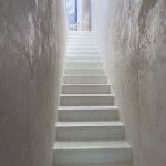 Escalier extérieur blanc en Béton Ciré