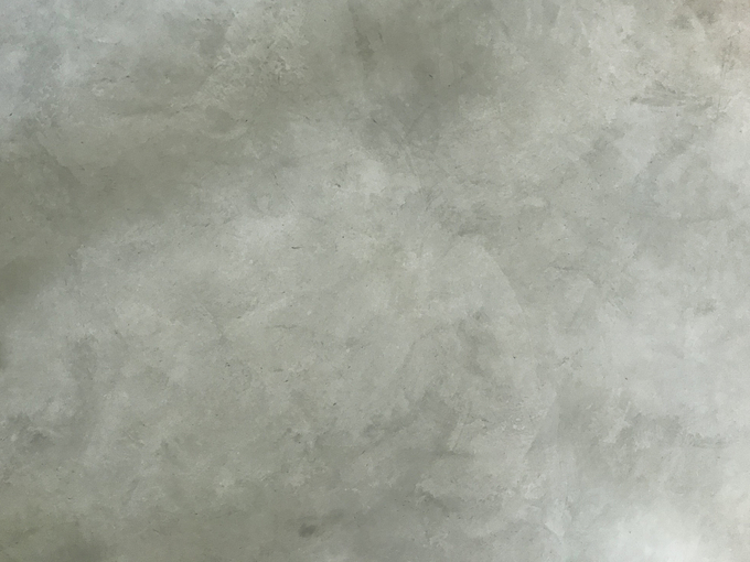 Moirage en Gros plan pour un Béton Ciré gris clair réalisé par Georges Cateland en Gironde