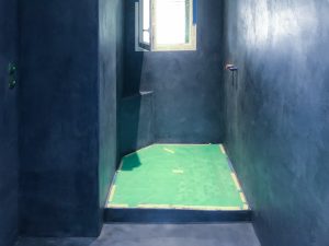 Murs de douche en Béton Ciré bleu