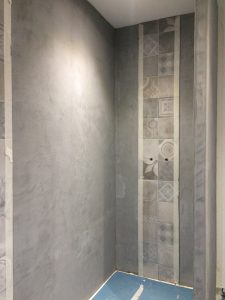 Murs de douche en Béton Ciré et carrelage