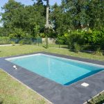 Bordure de piscine en Beton ciré antiglissant